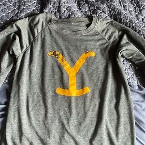 medium Yellowstone crew neck